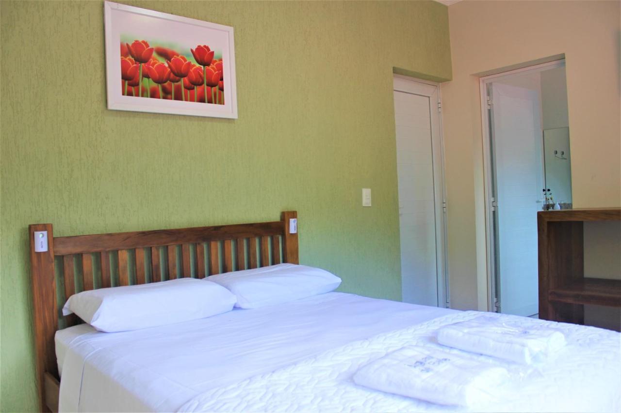 Residencial Aguas De Bare Hotel São Sebastião Kültér fotó