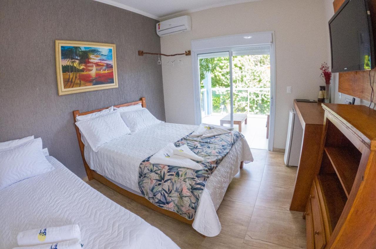 Residencial Aguas De Bare Hotel São Sebastião Kültér fotó